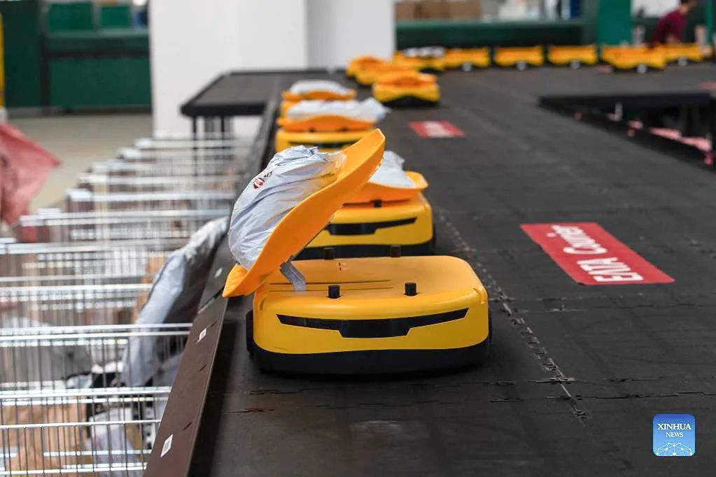 立镖机器人 - 智能分拣机器人 柔性智能分拣解决方案